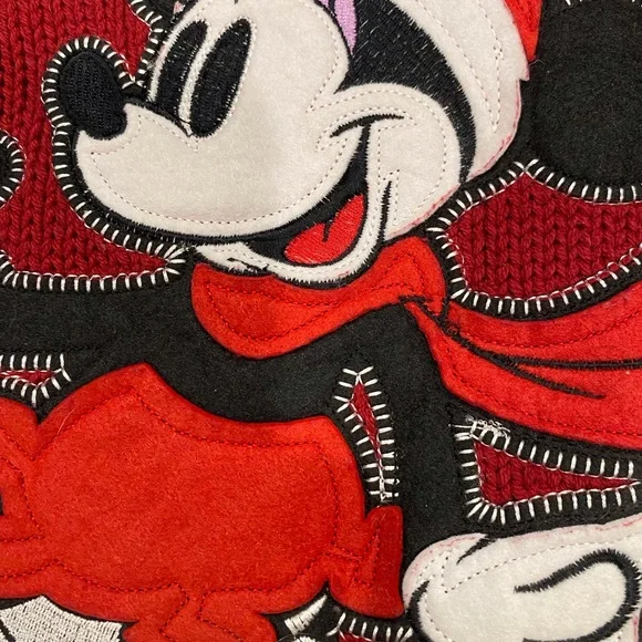 EUC Minnie Mouse Disney Vintage  sweater. - Picture 4 of 4